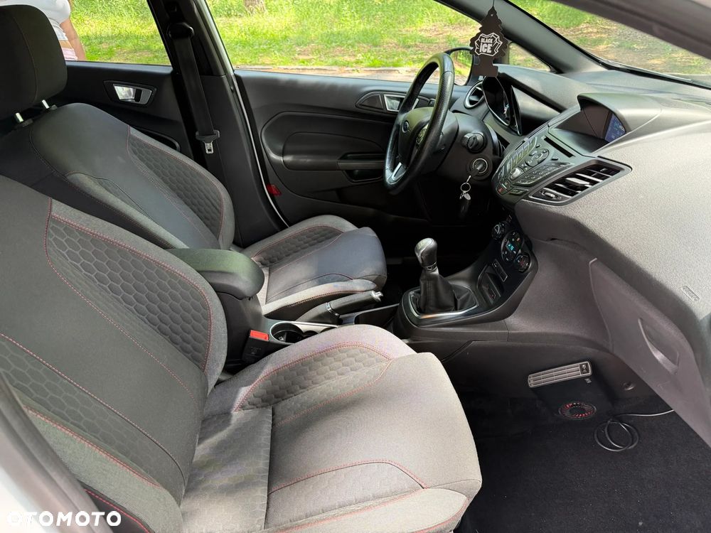 Ford Fiesta - 23