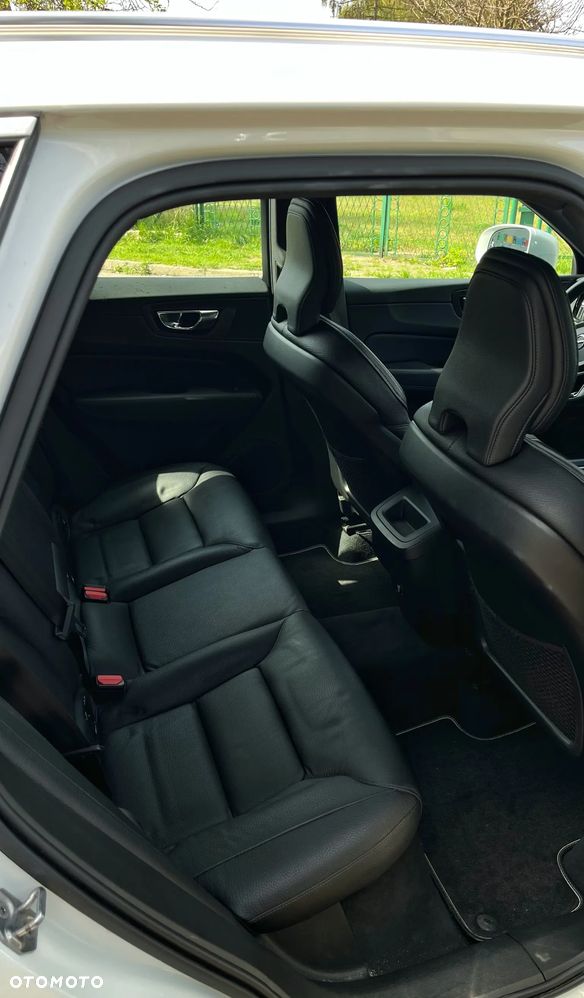 Volvo XC 60 D4 SCR R-Design - 22