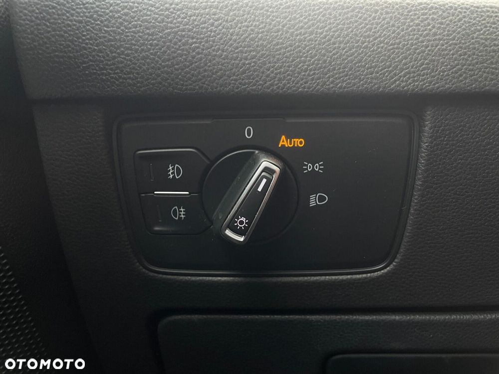 Volkswagen Passat Variant 2.0 TDI EVO Elegance DSG - 36