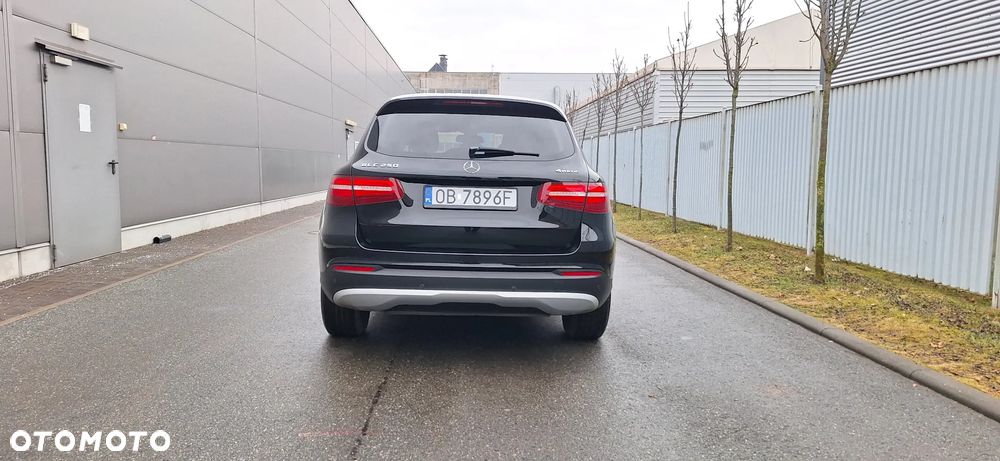 Mercedes-Benz GLC 250 4Matic 9G-TRONIC - 10