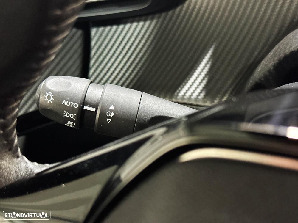 Peugeot 2008 1.2 PureTech Allure Pack - 37