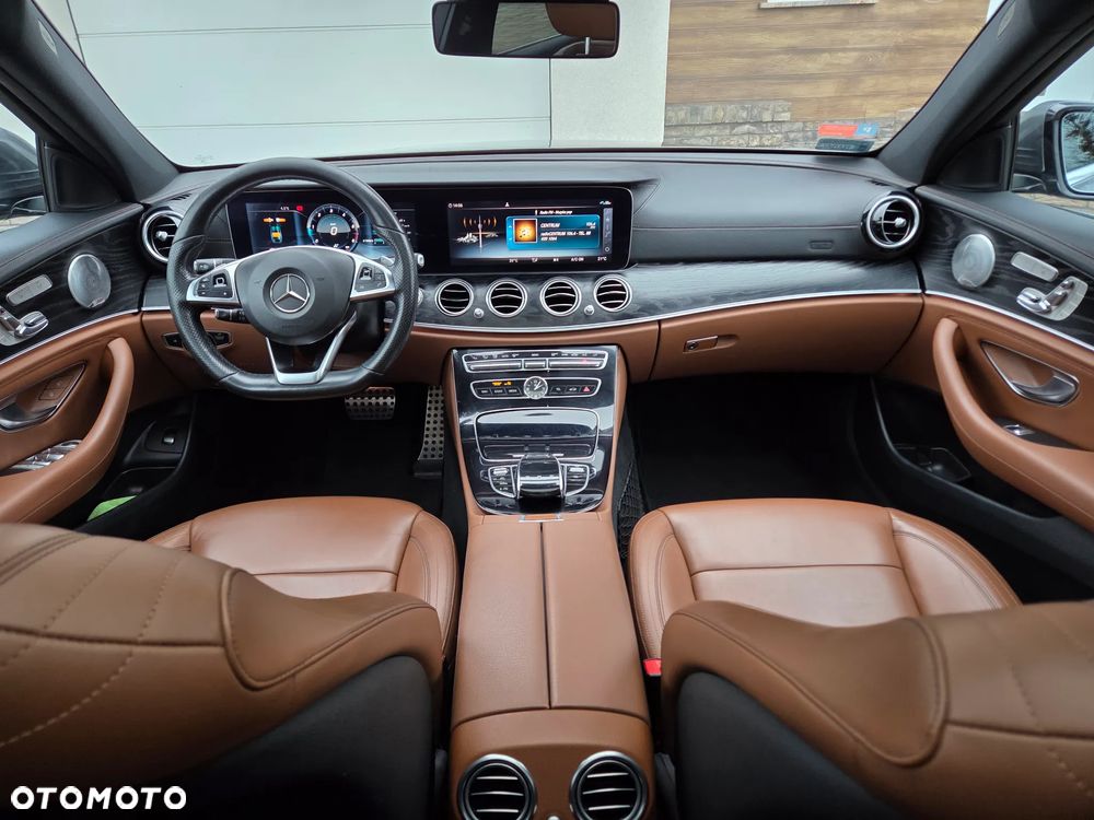 Mercedes-Benz Klasa E 220 d 9G-TRONIC - 11