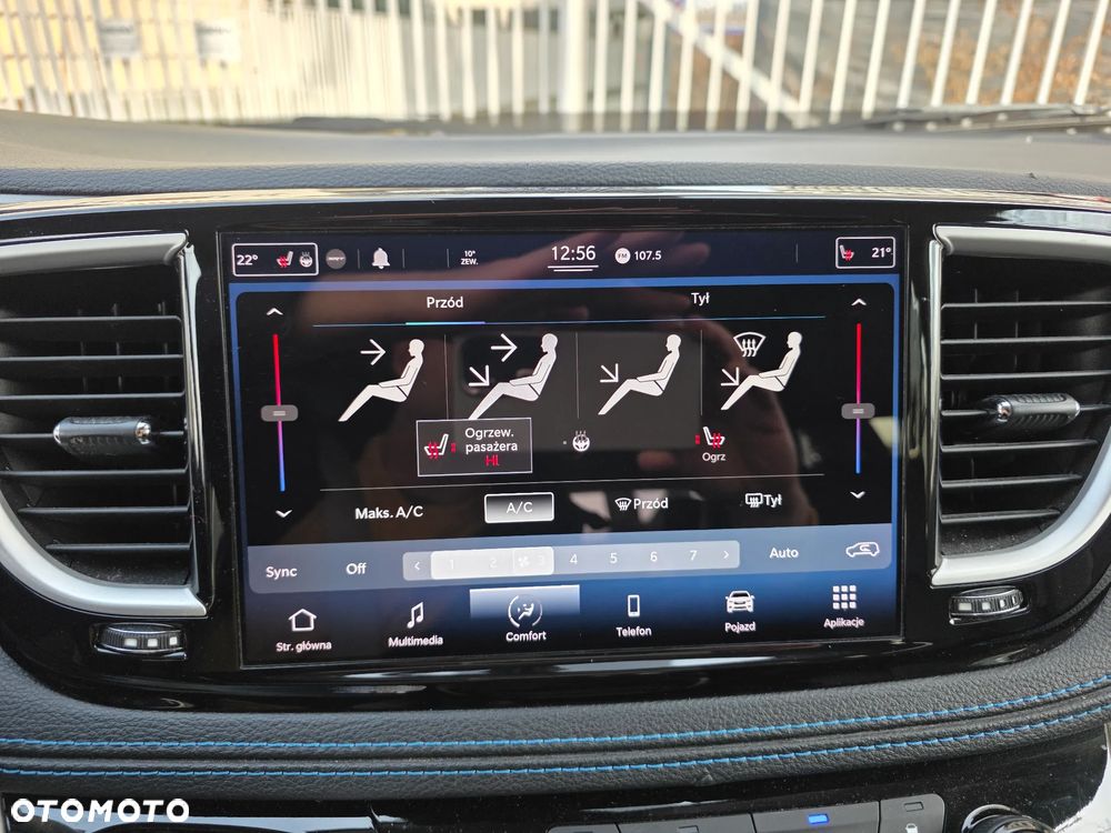 Chrysler Pacifica - 15