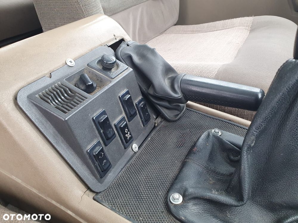 Land Rover Discovery - 15