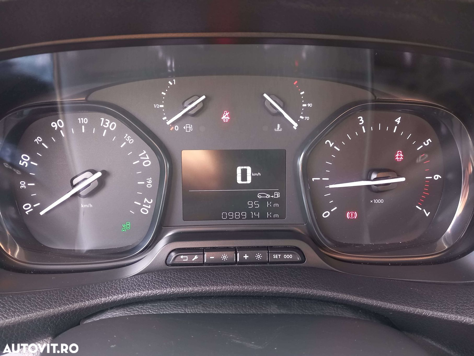 Opel Vivaro - 10