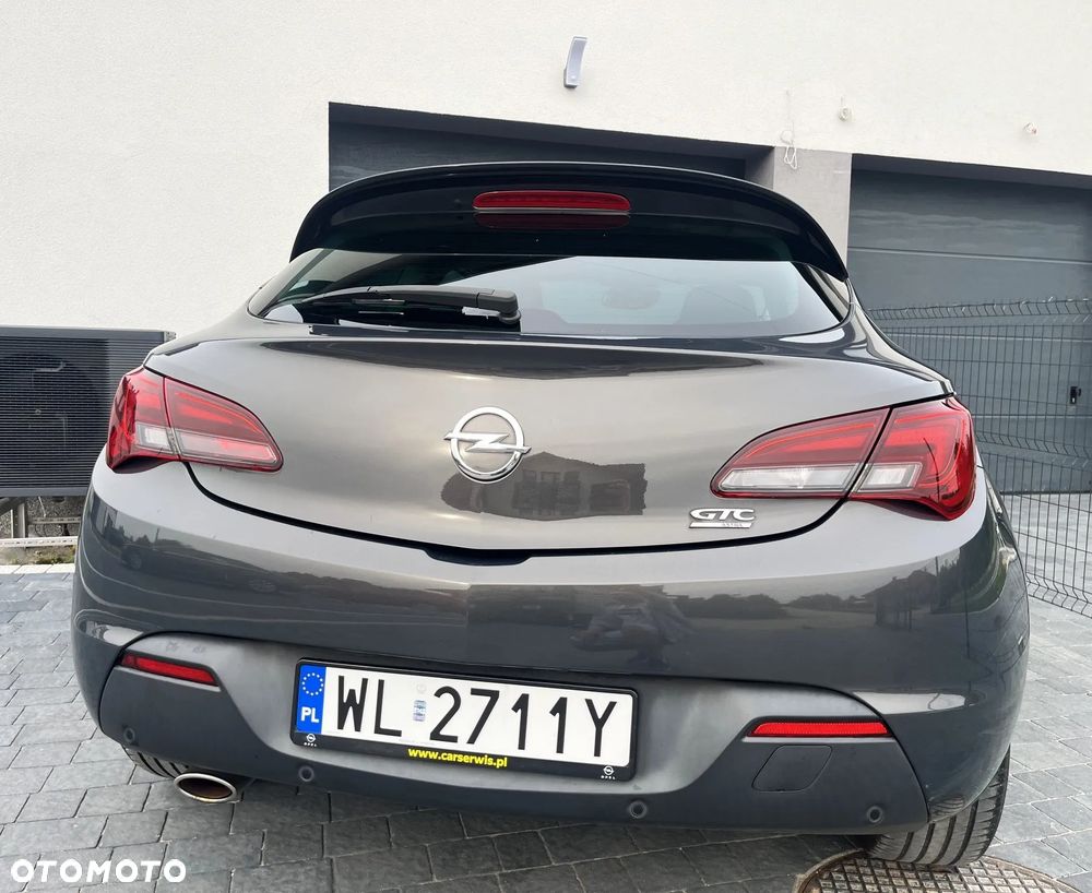 Opel Astra 1.6 T Cosmo - 11