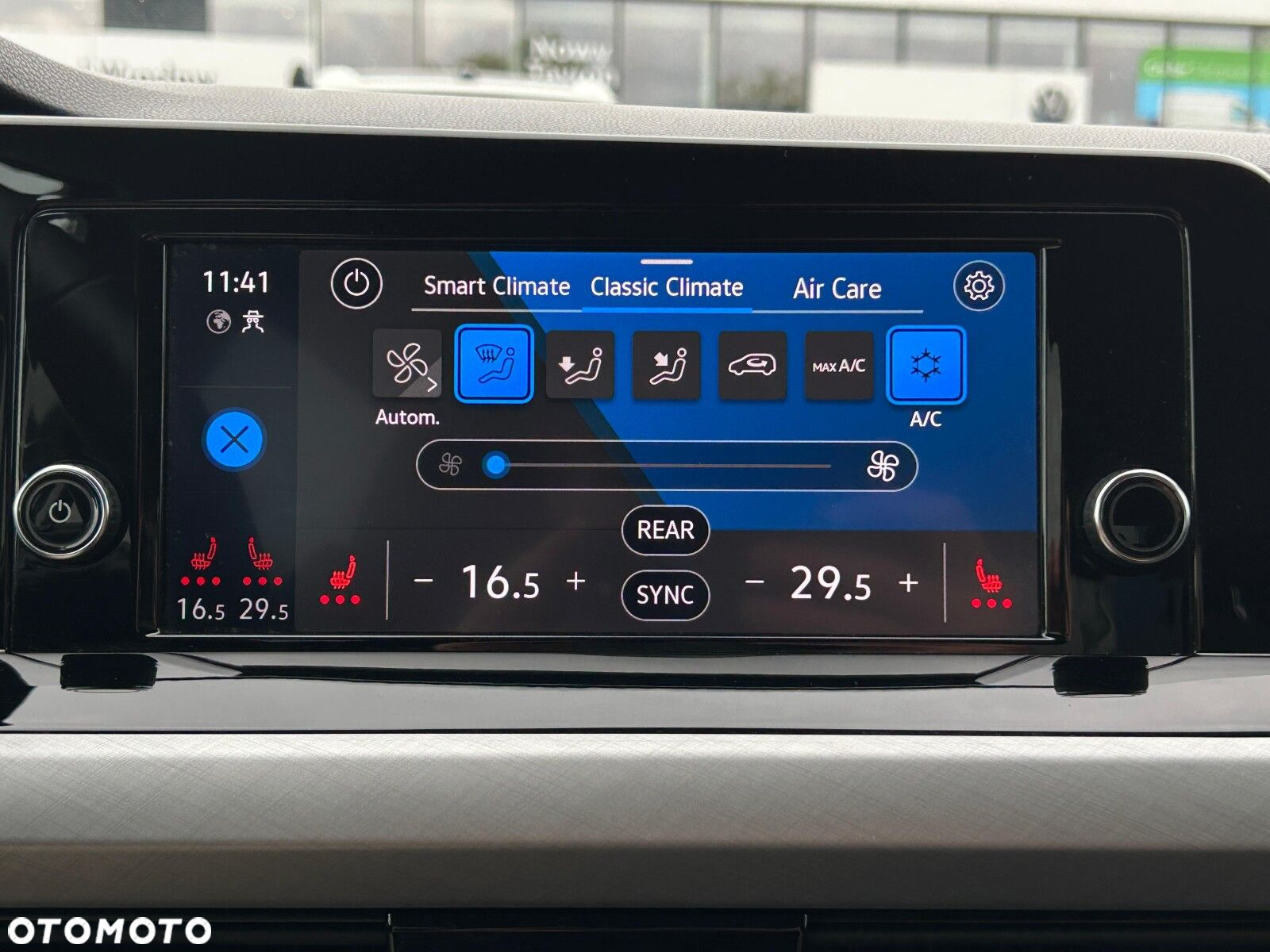 Volkswagen Golf VIII 1.5 TSI EVO Life - 32