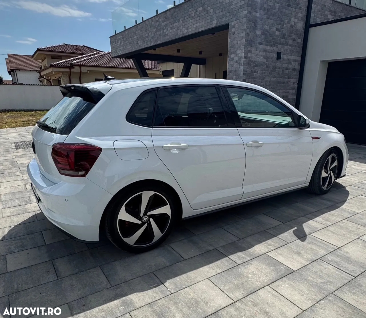 Volkswagen Polo 2.0 TSI OPF DSG GTI - 4