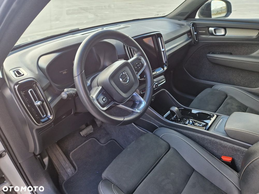 Volvo XC 40 B5 AWD Ultimate Dark - 10
