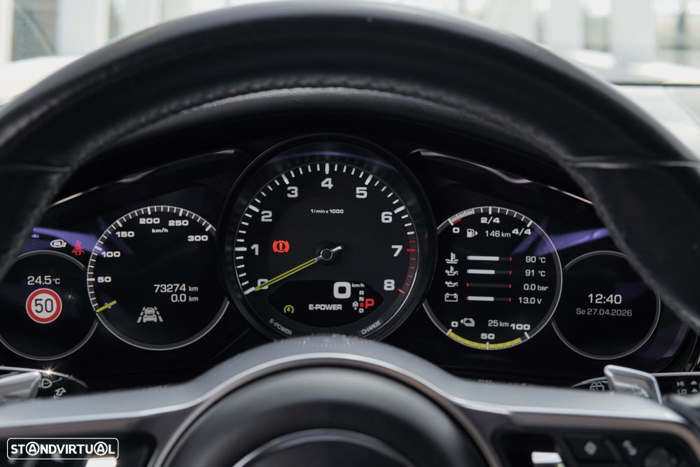 Porsche Panamera 4 E-Hybrid 10 Years Edition - 16