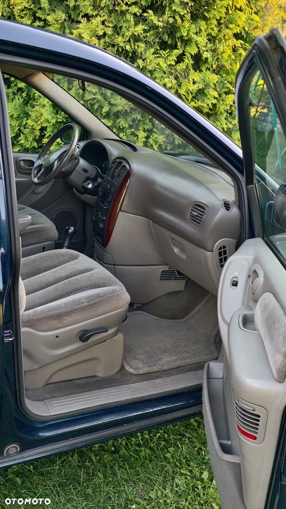 Chrysler Voyager - 12