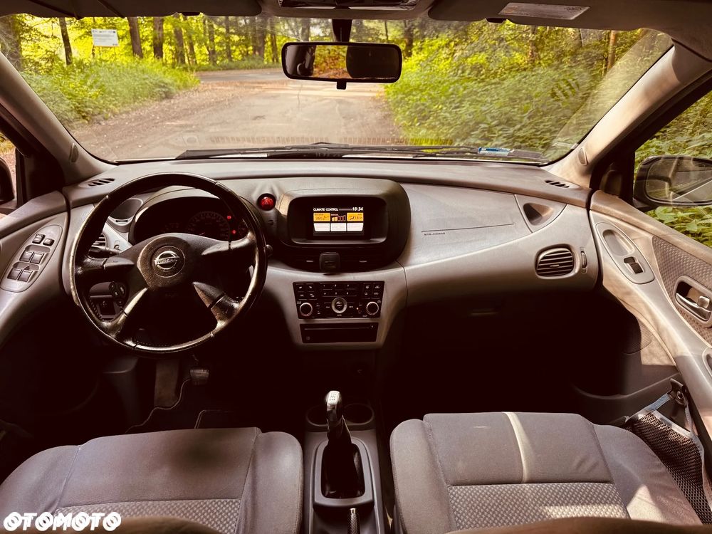 Nissan Almera Tino 1.8 Visia - 1