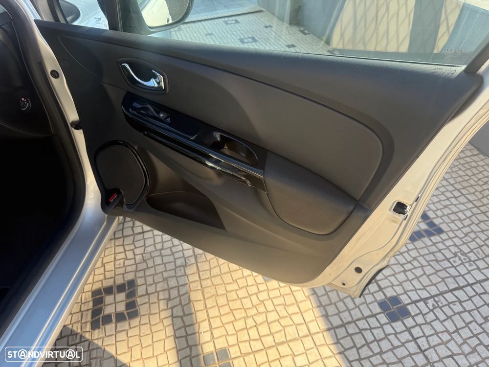 Renault Clio Sport Tourer Energy TCe 90 Start & Stop Dynamique - 14