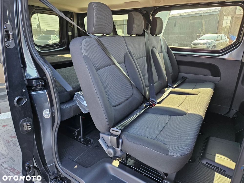 Renault Trafic 2.0 dCi - 9