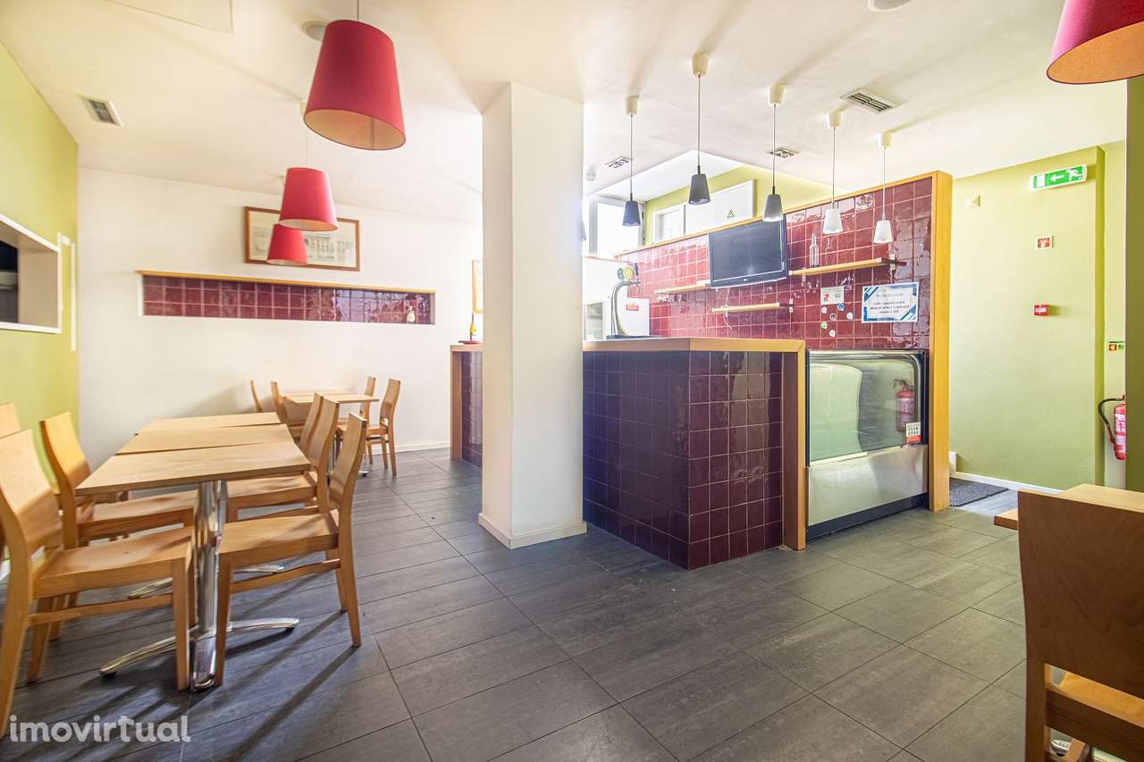 Loja em Queijas - Grande imagem: 2/16