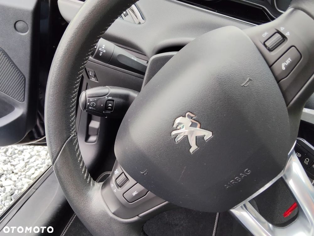 Peugeot 208 1.2 PureTech Style - 13