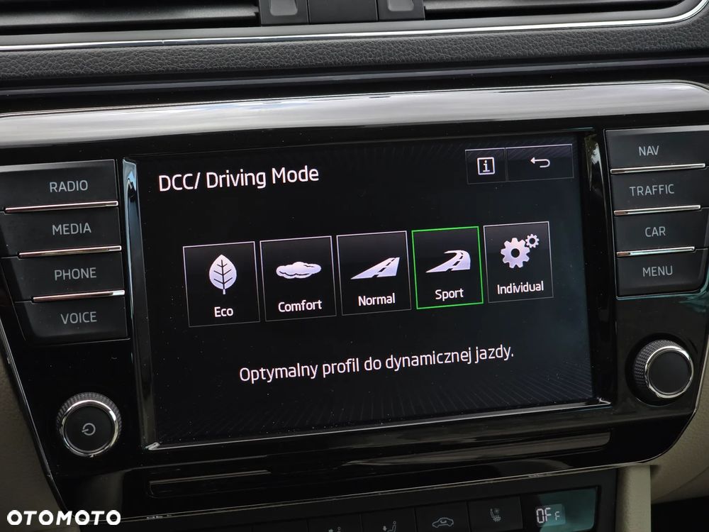 Skoda Superb Combi 2.0 TDI L&K - 29