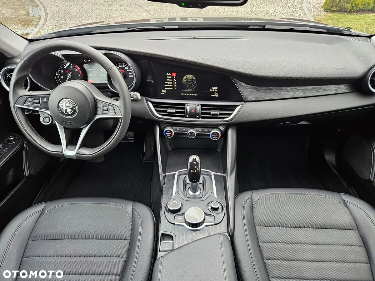 Alfa Romeo Giulia 2.0 Turbo - 10