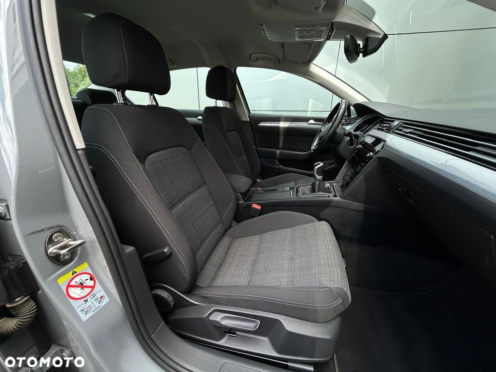 Volkswagen Passat - 18