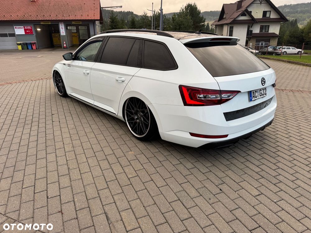 Skoda Superb Combi 2.0 TSI 4x4 DSG SportLine - 10