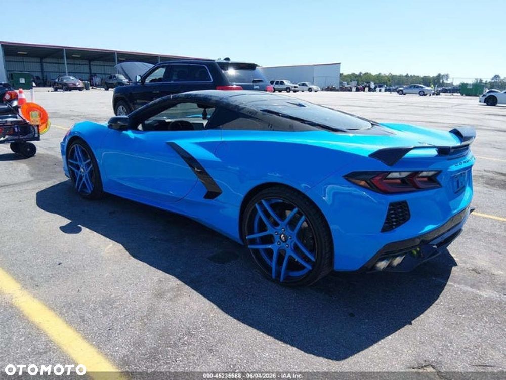 Chevrolet Corvette - 4