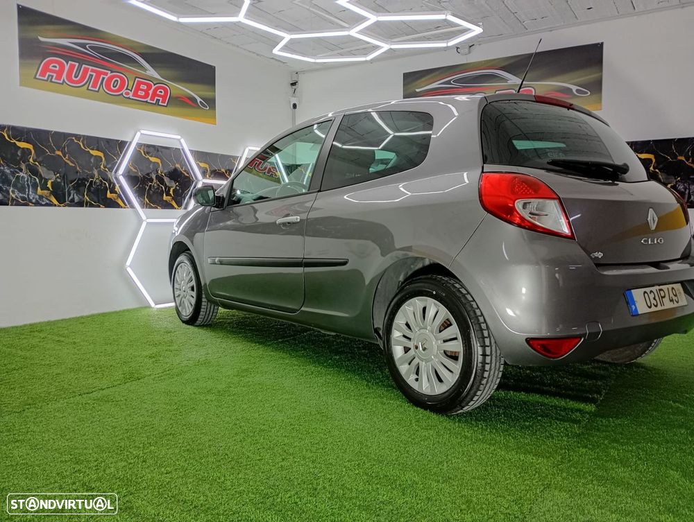 Renault Clio 1.2 16V Dynamique - 28