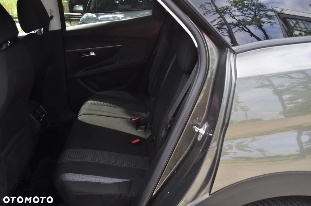 Peugeot 3008 1.6 BlueHDi Allure S&S EAT6 - 7