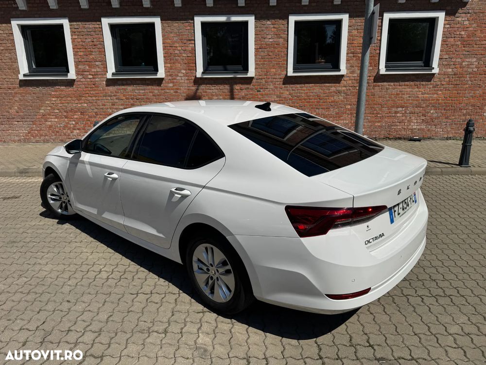 SKODA Octavia 2021 — imagine 4