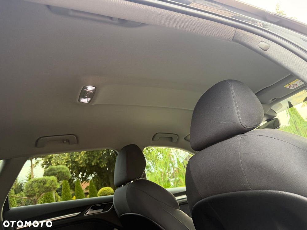 Audi A3 Sportback 40 e-tron S tronic design - 17