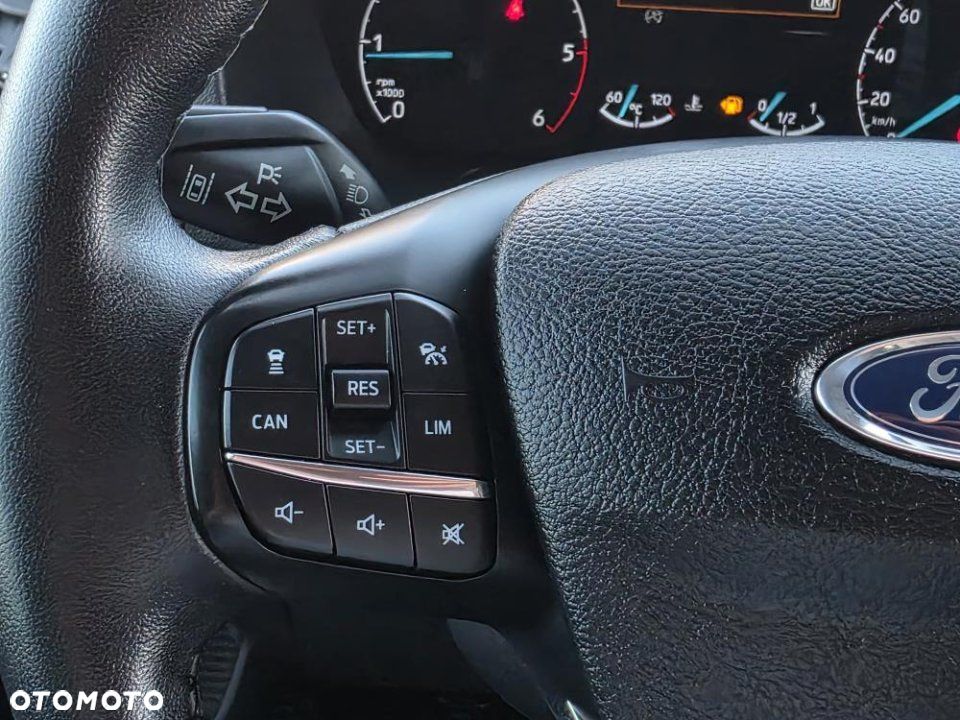 Ford Tourneo Custom - 24