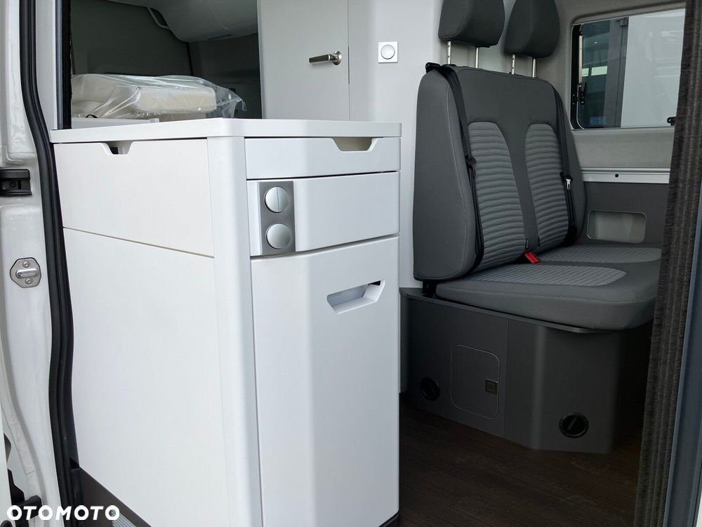 Volkswagen Grand California Grand California 600 silnik: 2,0 l TDI EU6 SCR BlueMotion Technology 130 kW skrzynia biegów: Przedni napęd automatyczna 8-biegowa rozstaw osi: 3640 mm - 35