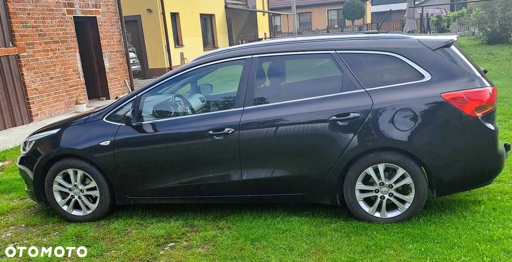 Kia Ceed 1.6 CRDi 128 Dream Team Edition - 13