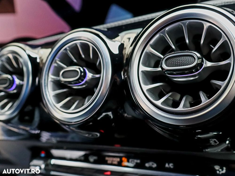 Mercedes-Benz CLA 180 Shooting Brake 7G-DCT AMG Line - 28