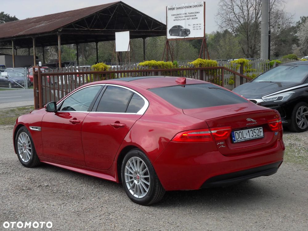 Jaguar XE E-Performance Pure - 3