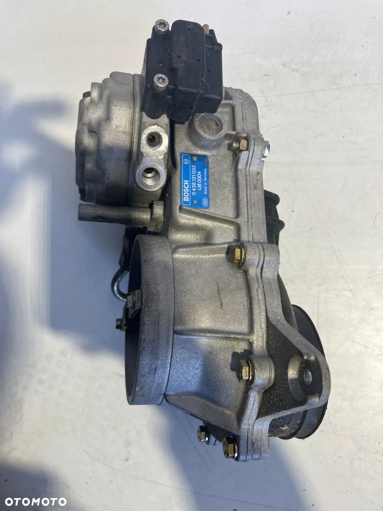 MERCEDES E W124 84- 3.0 ROZDZIELACZ WTRYSK 0438121033 0438101012 - 2