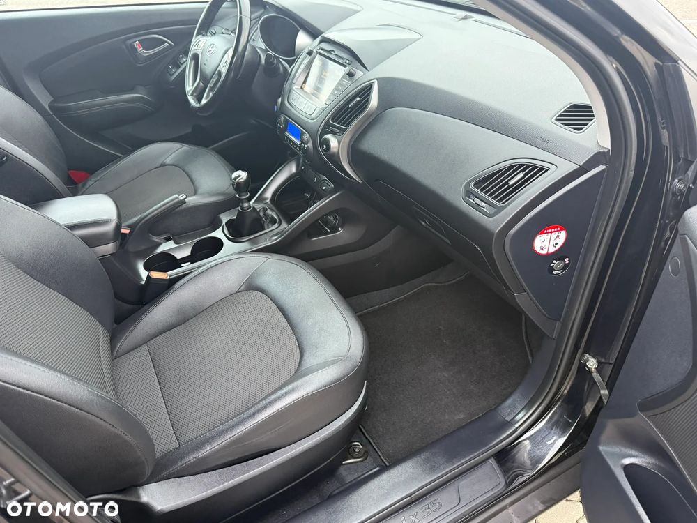 Hyundai ix35 1.6 2WD Fifa World Cup Edition - 33