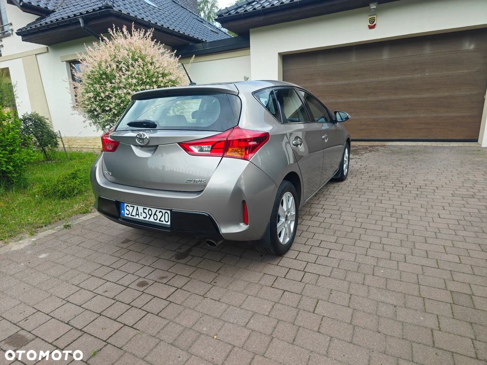 Toyota Auris 1.6 Premium - 8
