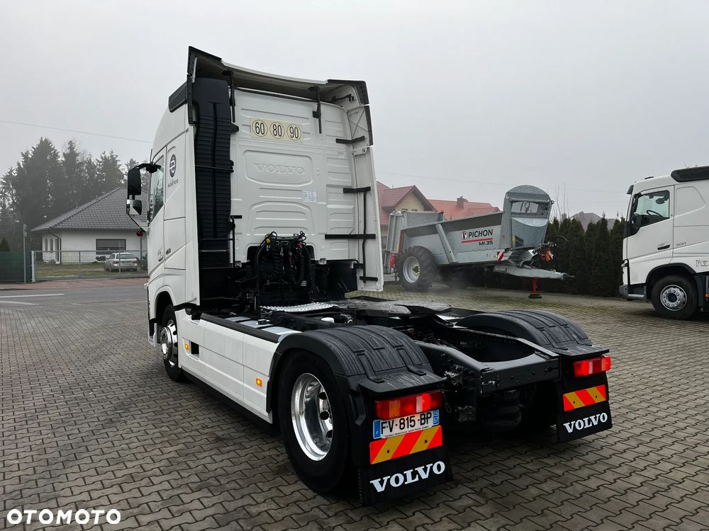 Volvo FH 460 VIN : ** MB32**  PRODUKCJA 11/2020 SPROWADZONE Z FRANCJI SERWISOWANE  DWA ZBIORNIKI PALIWA LODÓWKA ALU FELGI - 4