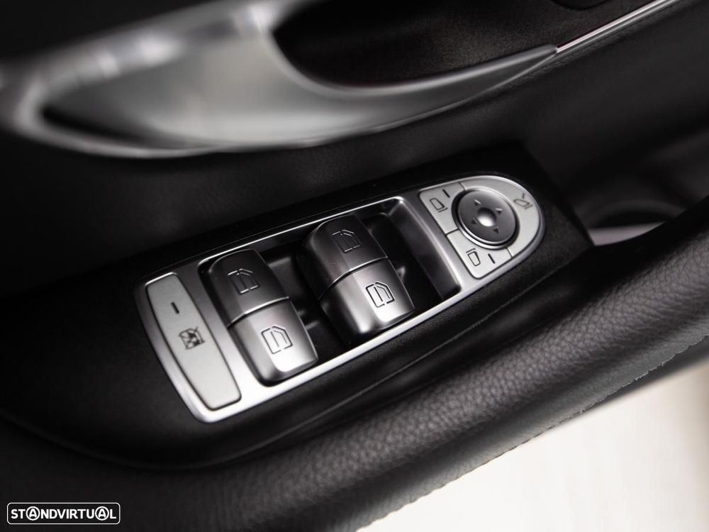 Mercedes-Benz E 300 de 4Matic 9G-TRONIC AMG Line - 17