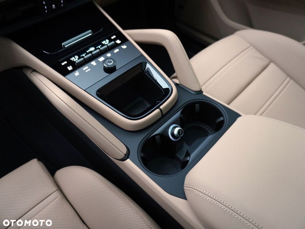 Porsche Cayenne E-Hybrid PHEV Black Edition - 28