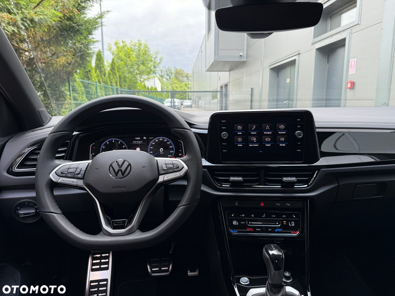 Volkswagen T-Roc - 11