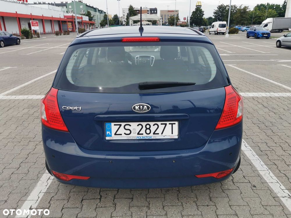 Kia Ceed - 4