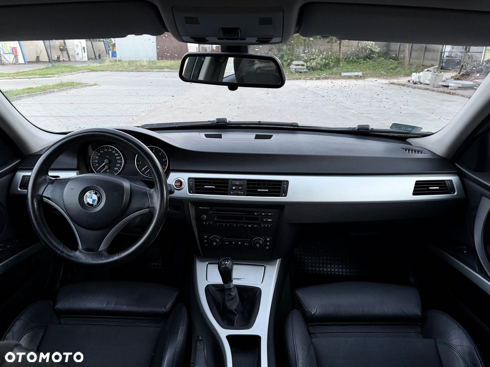 BMW Seria 3 325i - 16