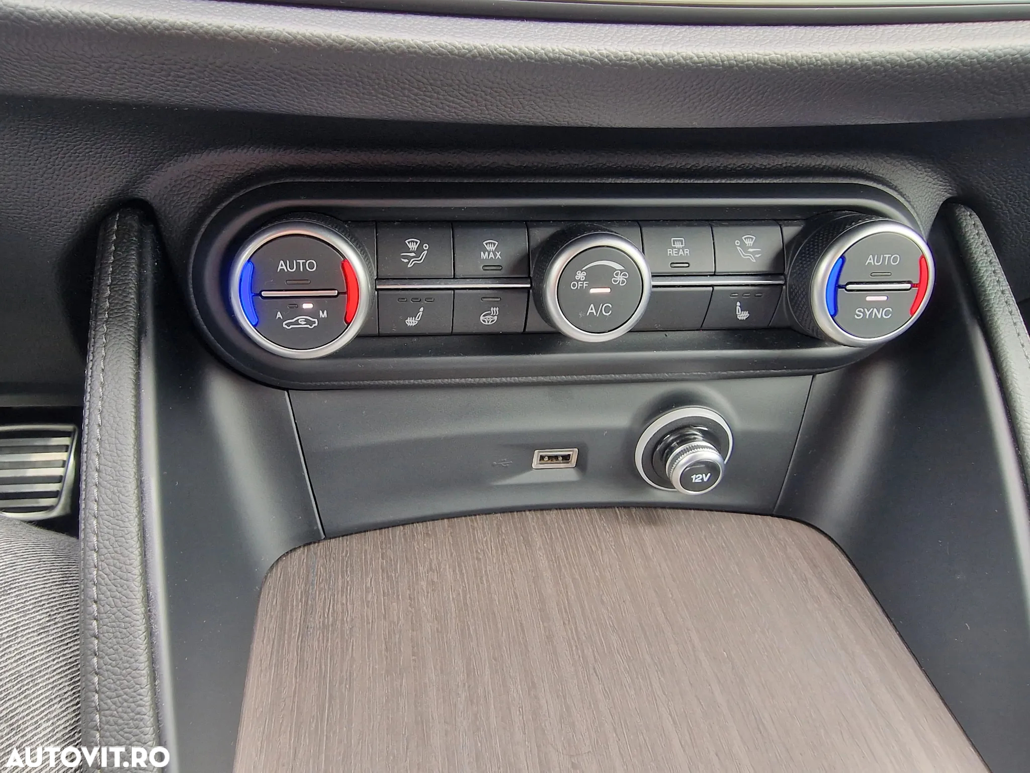 Alfa Romeo Stelvio 2.0 Turbo AWD AT8 Veloce - 23