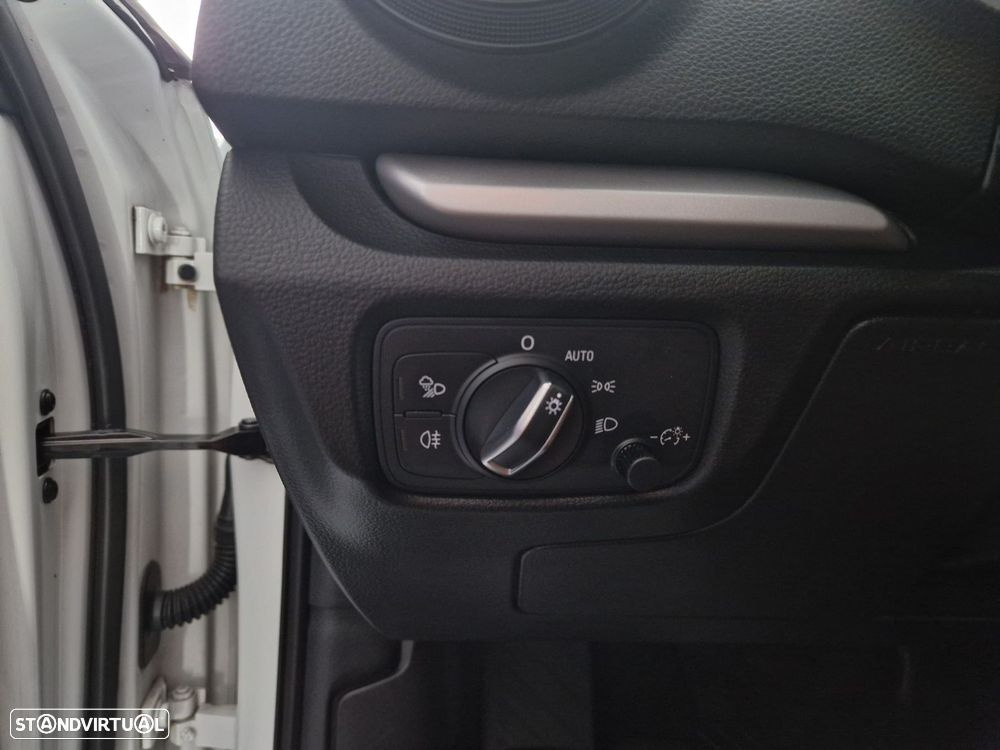 Audi A3 Limousine 1.6 TDI Design - 15