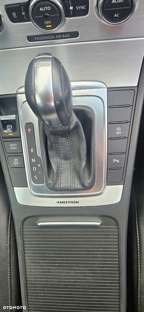 Volkswagen Passat 2.0 TDI 4Mot Highline DSG - 31