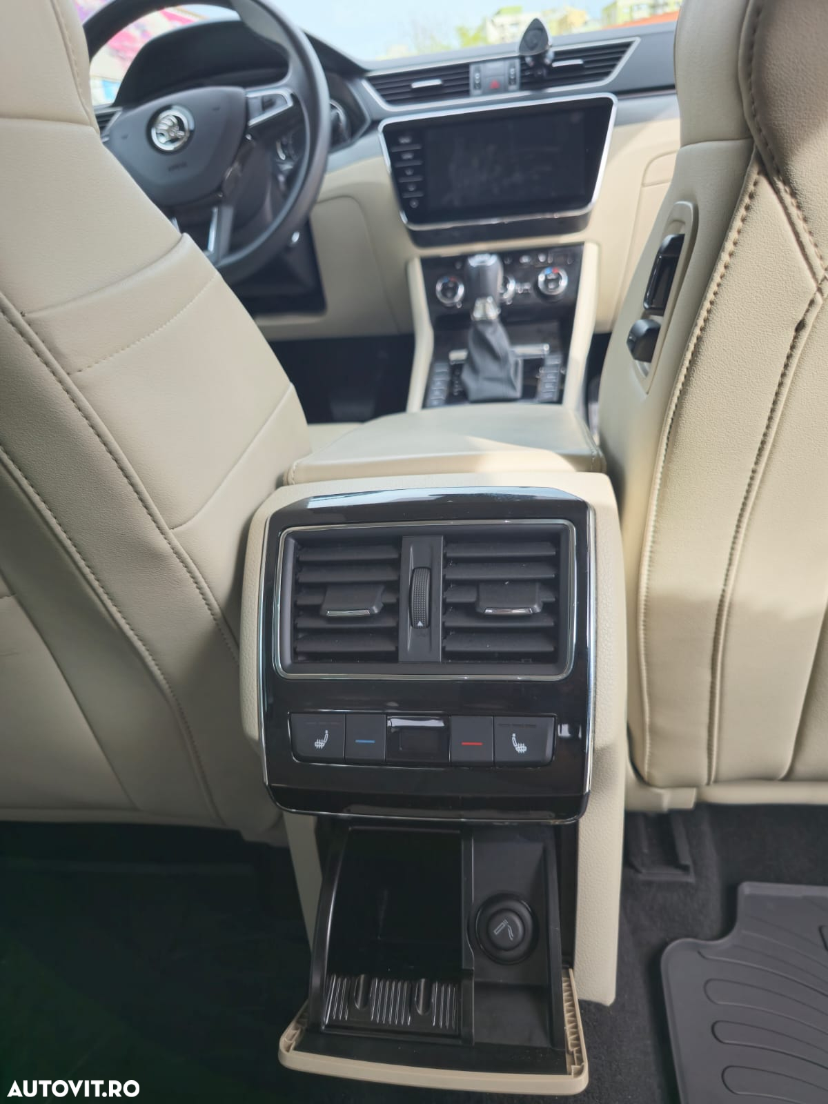 Skoda Superb 2.0 TDI 4X4 DSG Style - 23