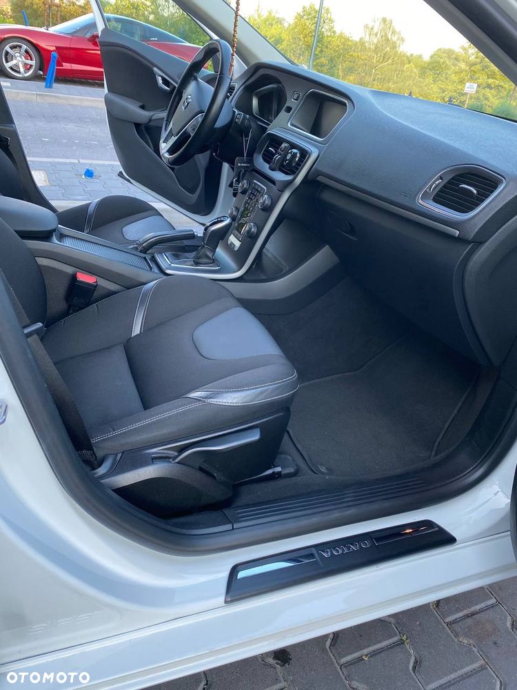 Volvo V40 D2 Geartronic - 13