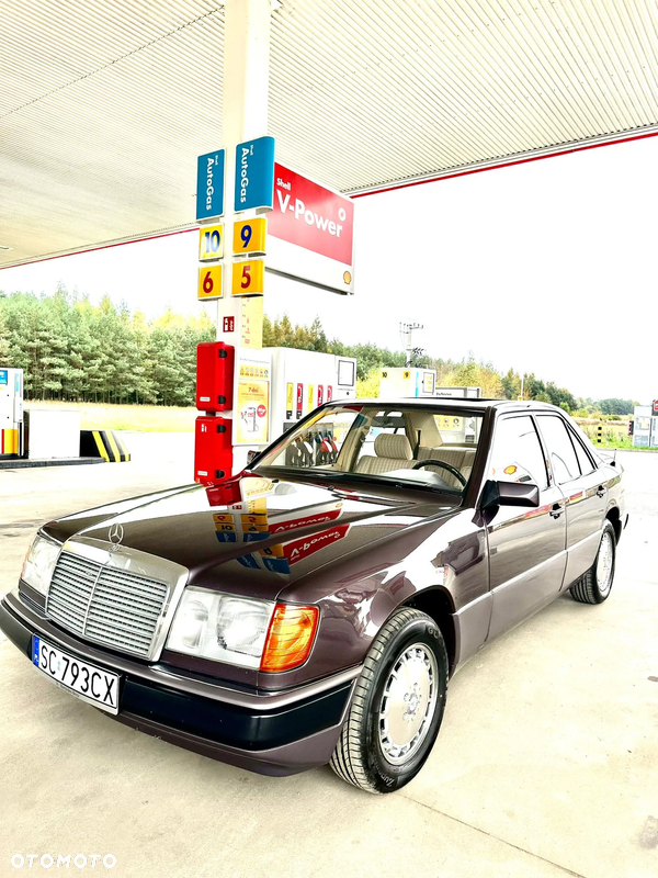 Mercedes-Benz W124 (1984-1993)