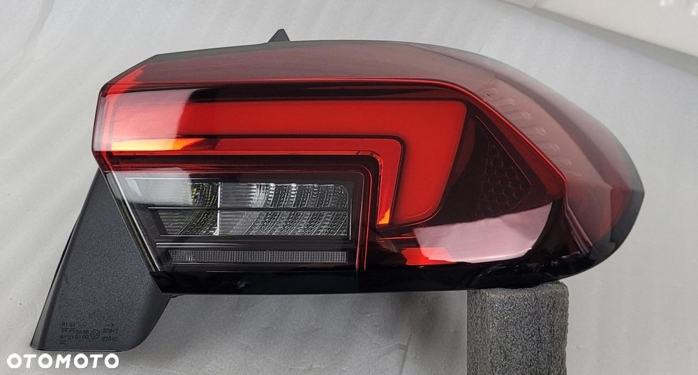 LAMPA TYLNA LED PRAWA OPEL CORSA F 2019- 9829317880 OPEL - 2